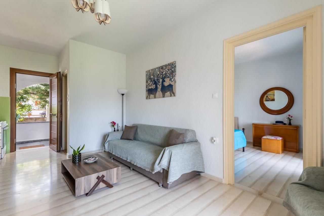 Lina * Skopelos