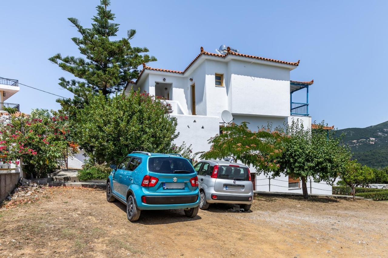 Lina * Skopelos